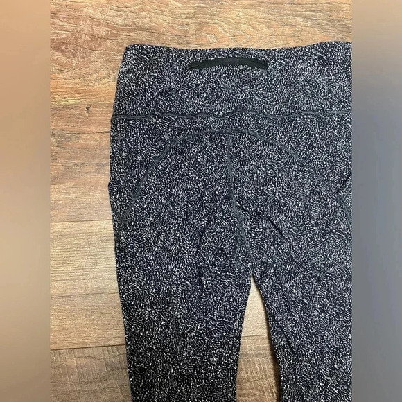 Athleta Women’s Lightening Static 7/8 Tight Workout Leggings Size Medium - Picture 5 of 6